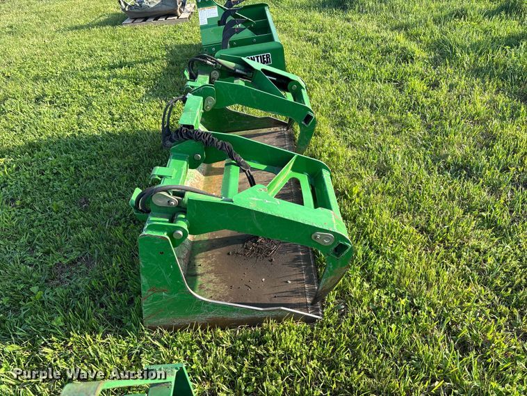 image for item EA4830 2007 John Deere 4520 MFWD tractor