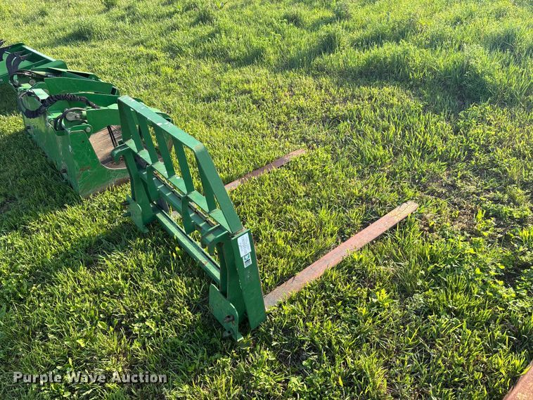 image for item EA4830 2007 John Deere 4520 MFWD tractor