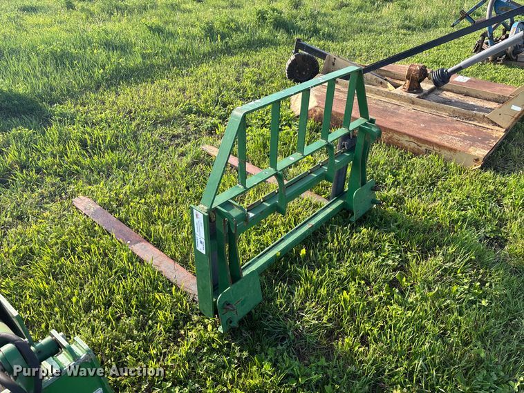 image for item EA4830 2007 John Deere 4520 MFWD tractor