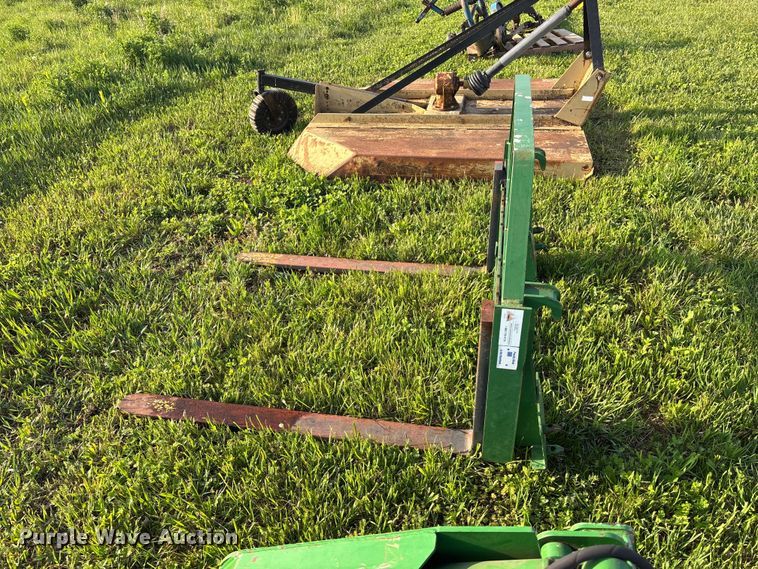 image for item EA4830 2007 John Deere 4520 MFWD tractor