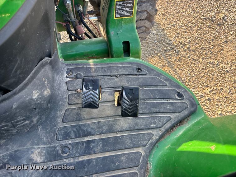 image for item EA4830 2007 John Deere 4520 MFWD tractor