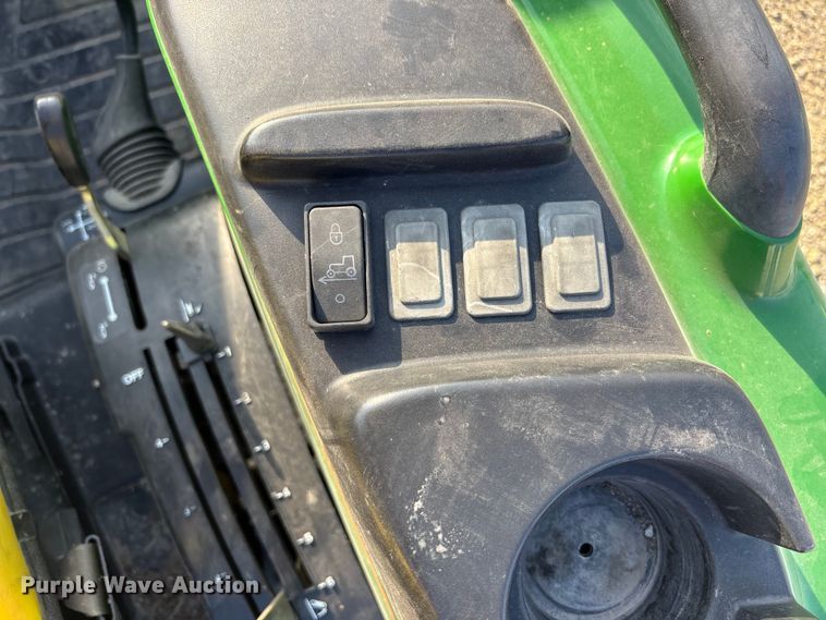 image for item EA4830 2007 John Deere 4520 MFWD tractor