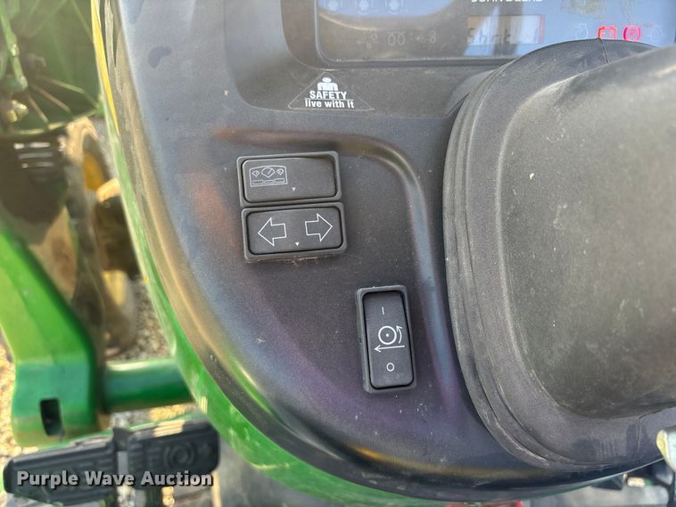 image for item EA4830 2007 John Deere 4520 MFWD tractor