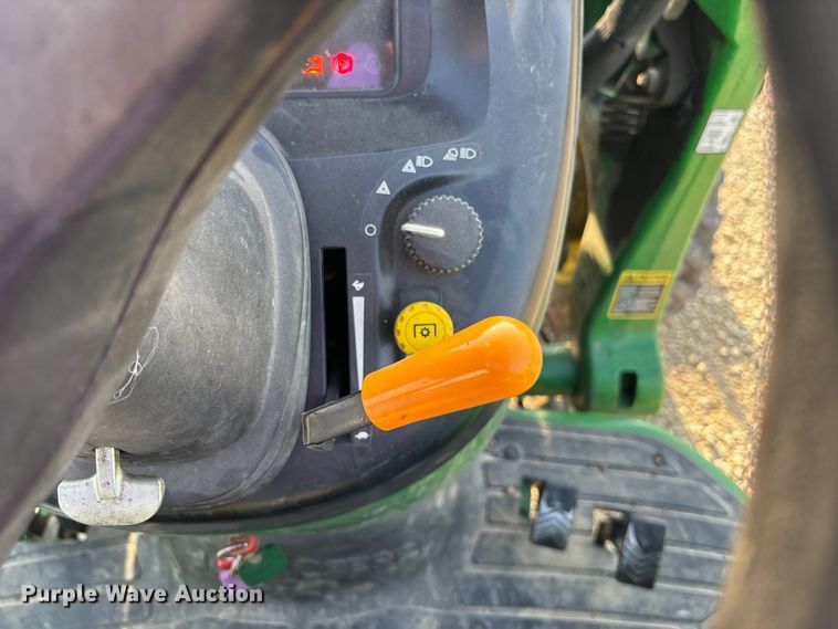 image for item EA4830 2007 John Deere 4520 MFWD tractor