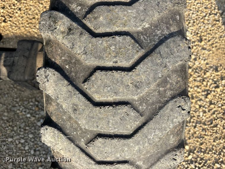 image for item EA4830 2007 John Deere 4520 MFWD tractor