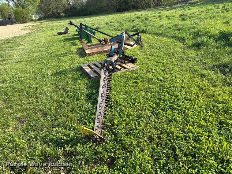 image for item EA4832 Ford 501 sickle mower