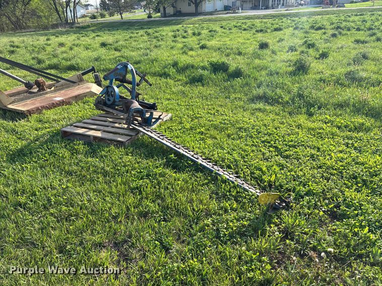 image for item EA4832 Ford 501 sickle mower