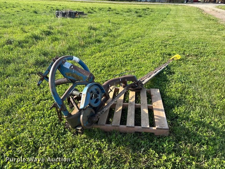 image for item EA4832 Ford 501 sickle mower