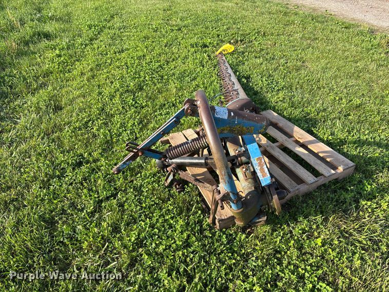 image for item EA4832 Ford 501 sickle mower