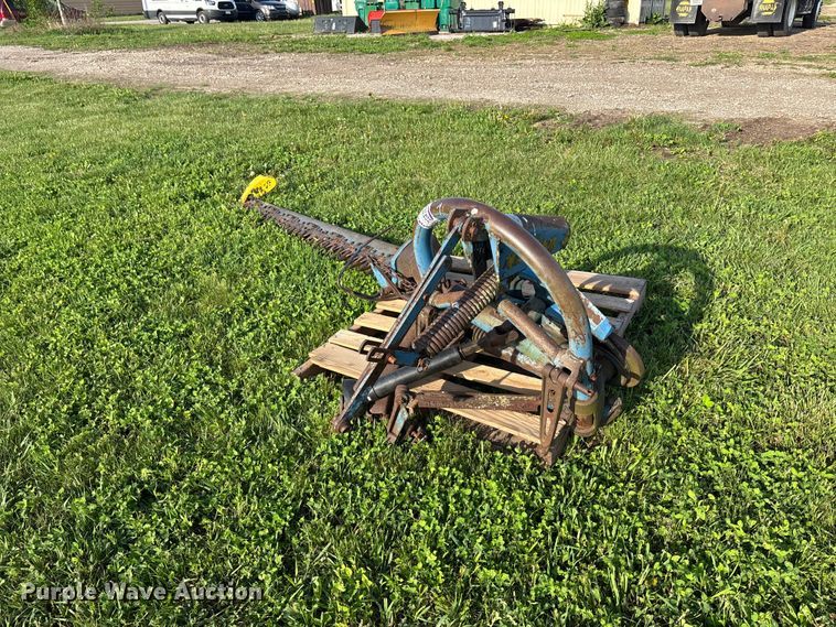 image for item EA4832 Ford 501 sickle mower