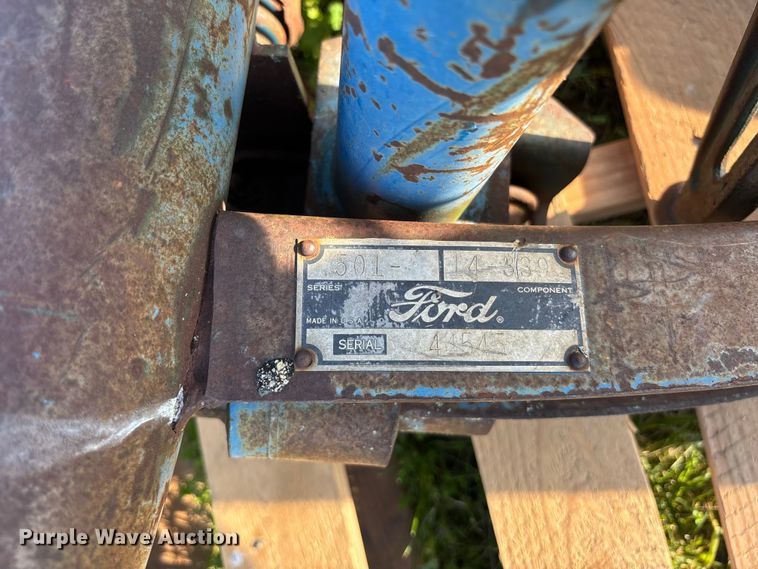 image for item EA4832 Ford 501 sickle mower