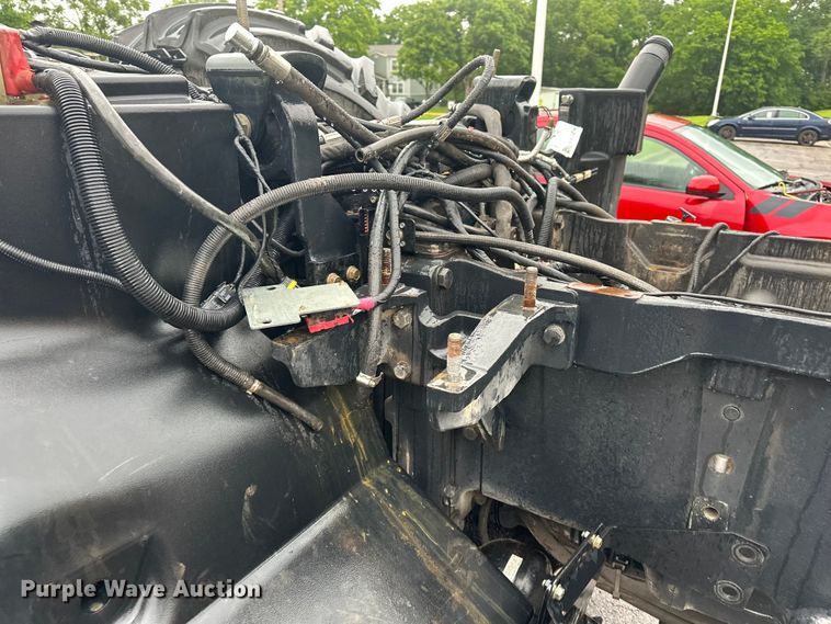 image for item EA4850 2016 New Holland T8.435 tractor chassis