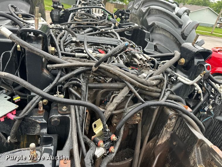 image for item EA4850 2016 New Holland T8.435 tractor chassis
