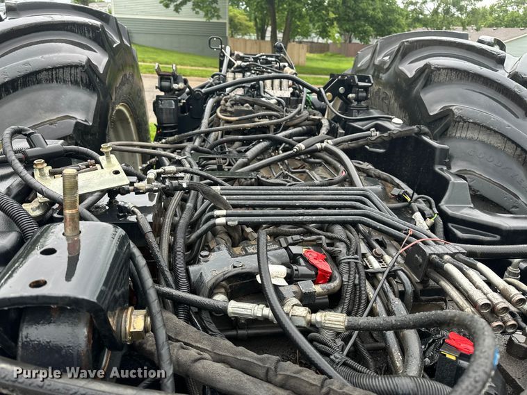 image for item EA4850 2016 New Holland T8.435 tractor chassis
