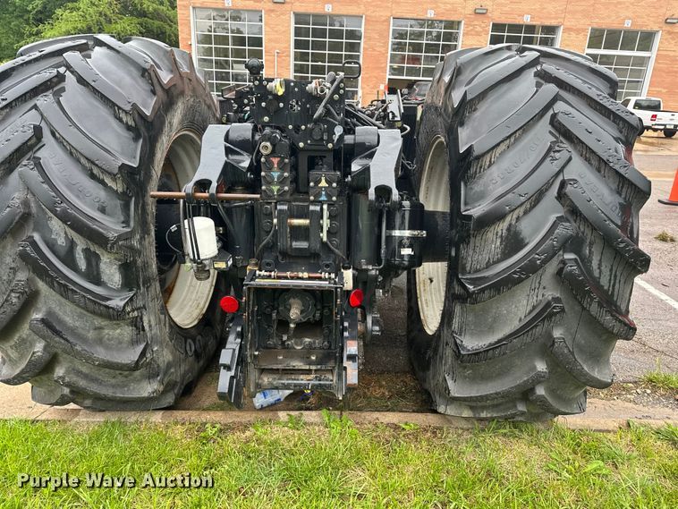 image for item EA4850 2016 New Holland T8.435 tractor chassis