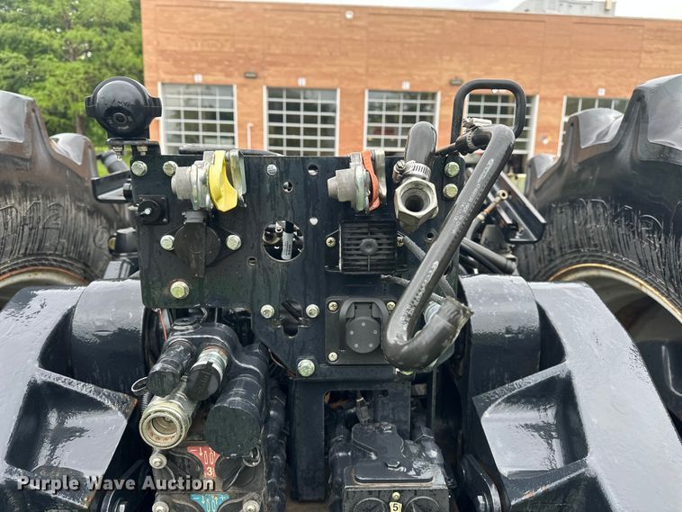image for item EA4850 2016 New Holland T8.435 tractor chassis