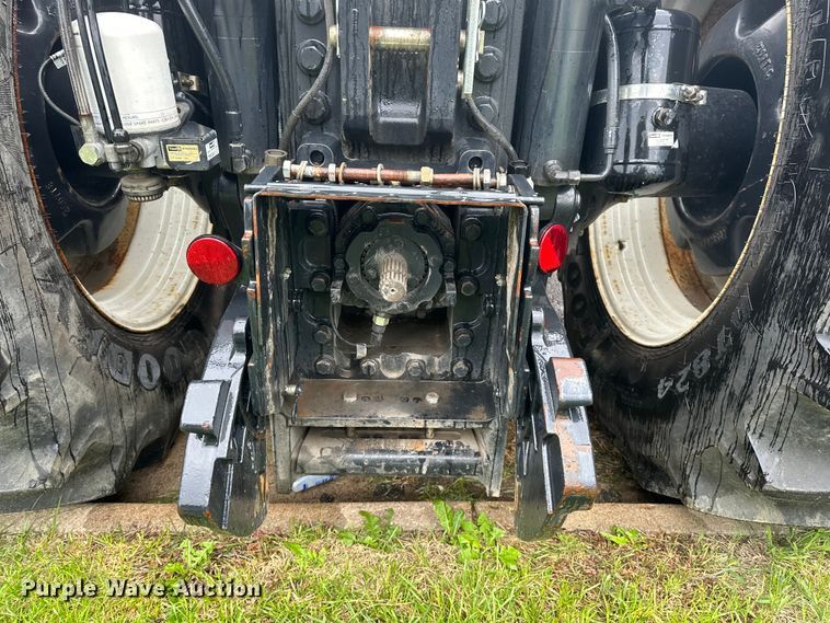 image for item EA4850 2016 New Holland T8.435 tractor chassis