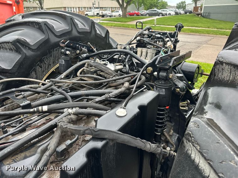image for item EA4850 2016 New Holland T8.435 tractor chassis