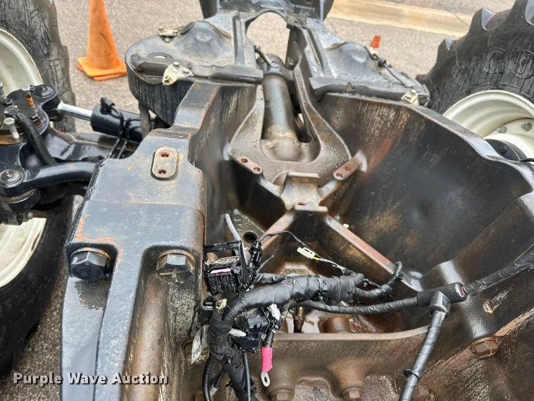 image for item EA4850 2016 New Holland T8.435 tractor chassis