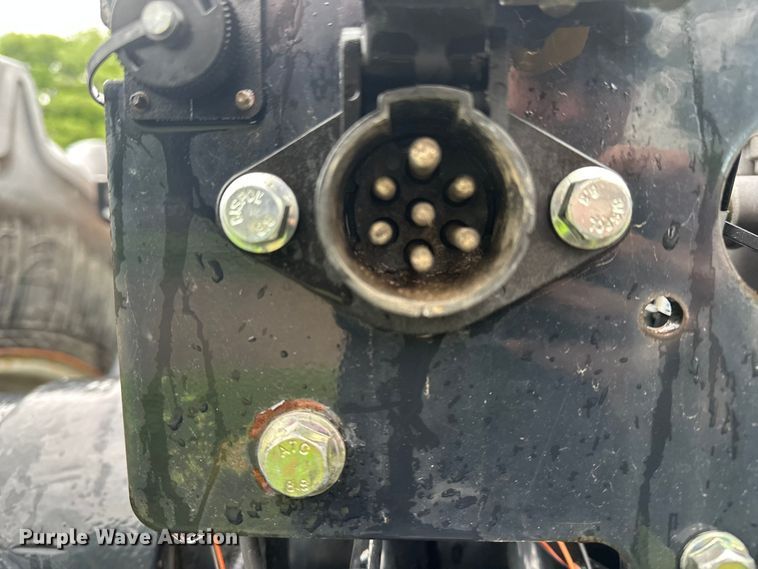 image for item EA4850 2016 New Holland T8.435 tractor chassis