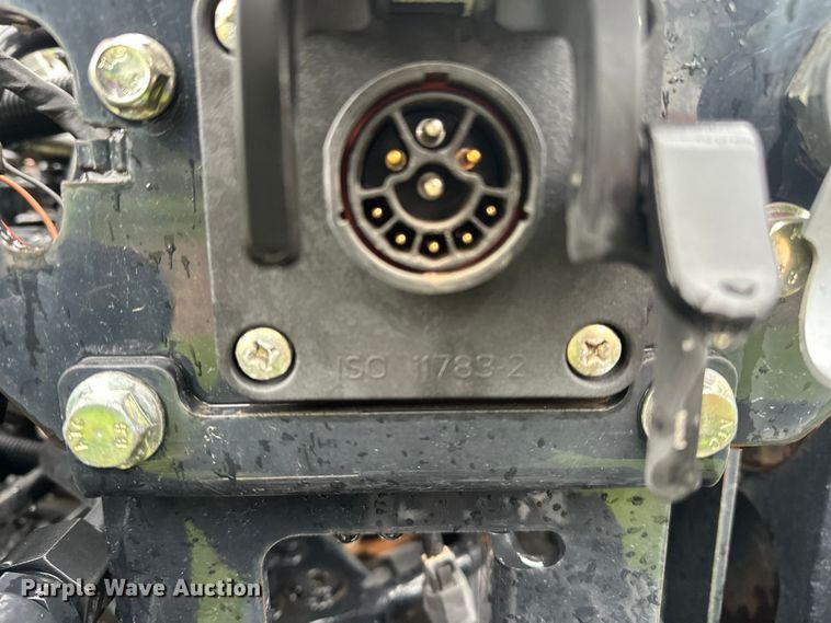 image for item EA4850 2016 New Holland T8.435 tractor chassis