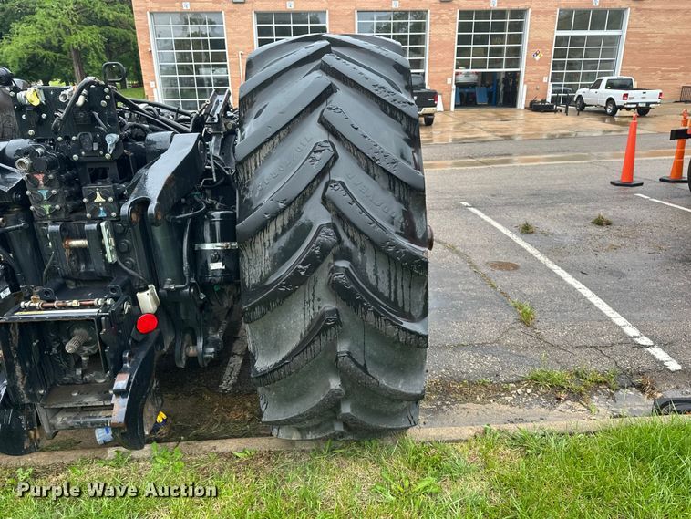 image for item EA4850 2016 New Holland T8.435 tractor chassis