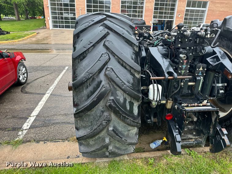 image for item EA4850 2016 New Holland T8.435 tractor chassis