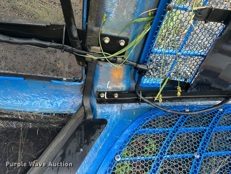 image for item EA4850 2016 New Holland T8.435 tractor chassis