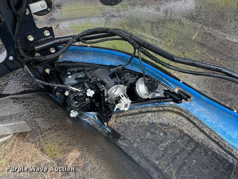 image for item EA4850 2016 New Holland T8.435 tractor chassis
