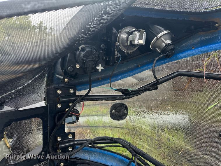 image for item EA4850 2016 New Holland T8.435 tractor chassis