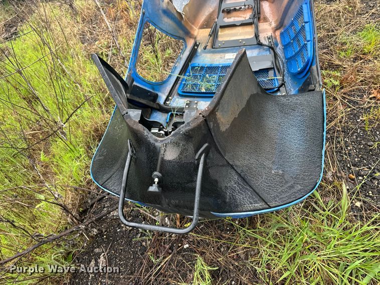 image for item EA4850 2016 New Holland T8.435 tractor chassis