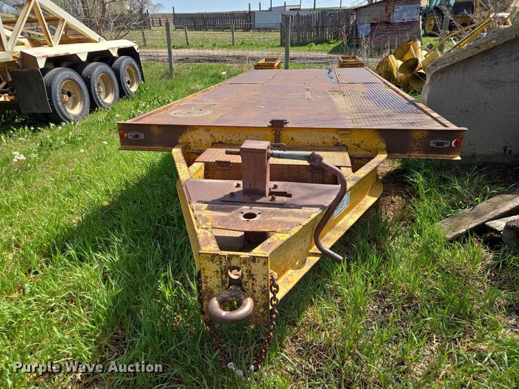image for item EB1429 1973 Trail Eze 1090 equipment trailer