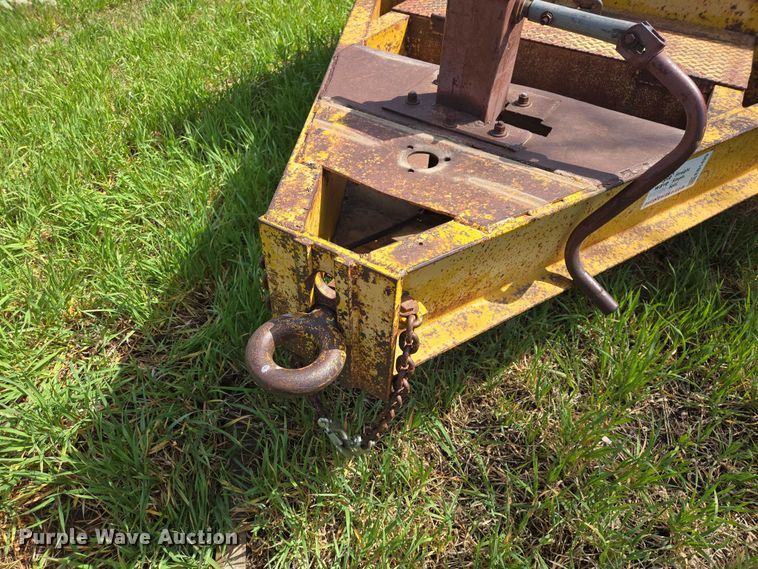 image for item EB1429 1973 Trail Eze 1090 equipment trailer