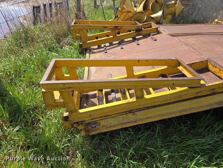 image for item EB1429 1973 Trail Eze 1090 equipment trailer