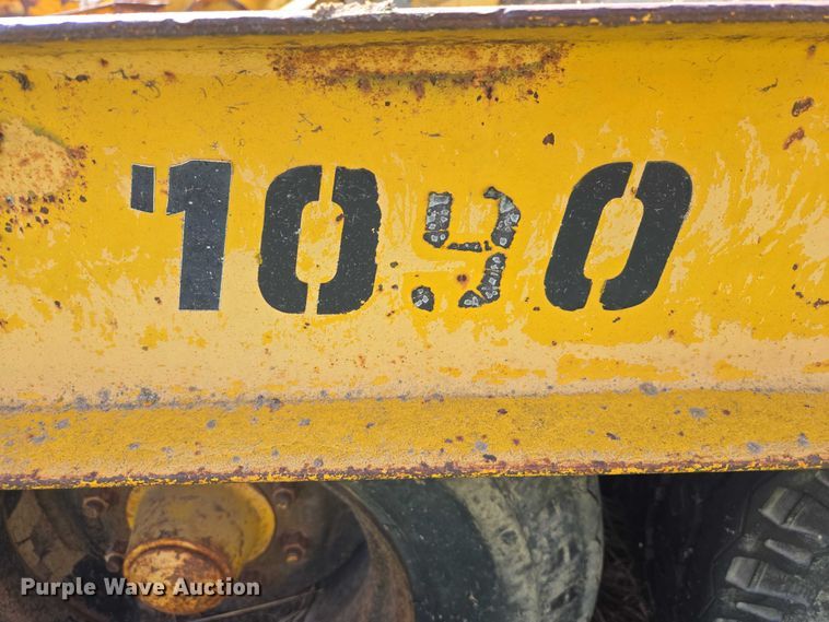 image for item EB1429 1973 Trail Eze 1090 equipment trailer