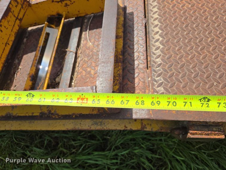 image for item EB1429 1973 Trail Eze 1090 equipment trailer
