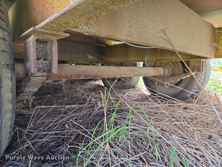 image for item EB1429 1973 Trail Eze 1090 equipment trailer