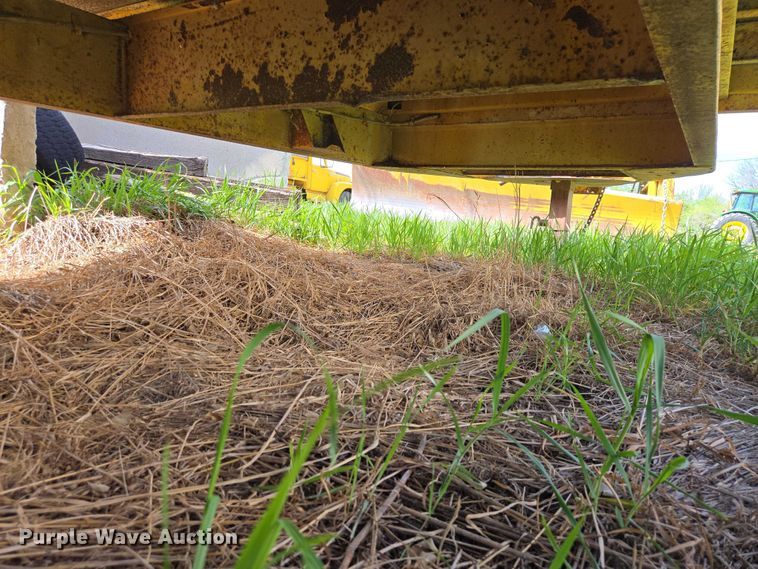 image for item EB1429 1973 Trail Eze 1090 equipment trailer