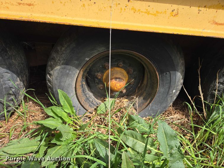image for item EB1429 1973 Trail Eze 1090 equipment trailer