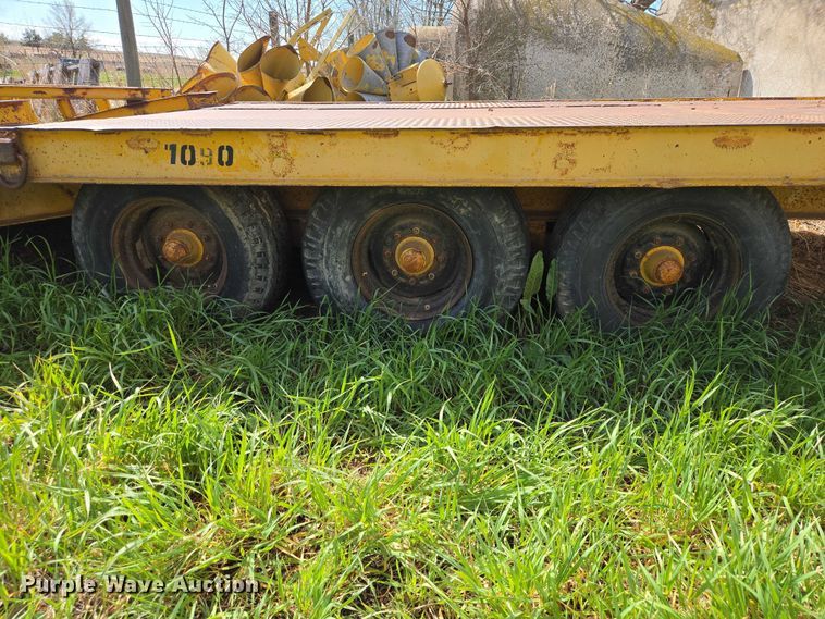 image for item EB1429 1973 Trail Eze 1090 equipment trailer