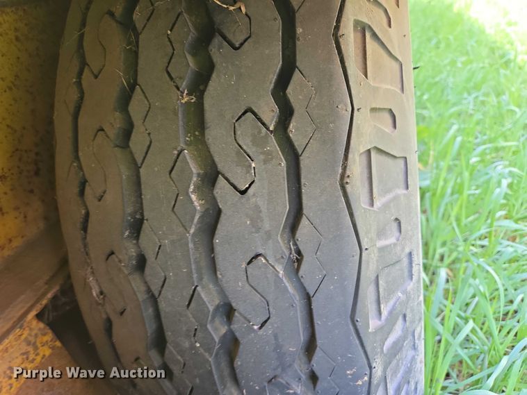 image for item EB1429 1973 Trail Eze 1090 equipment trailer