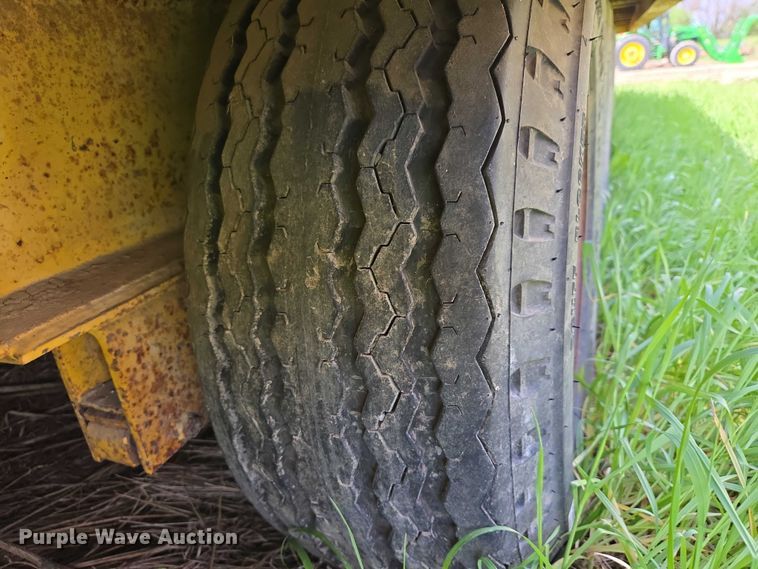 image for item EB1429 1973 Trail Eze 1090 equipment trailer