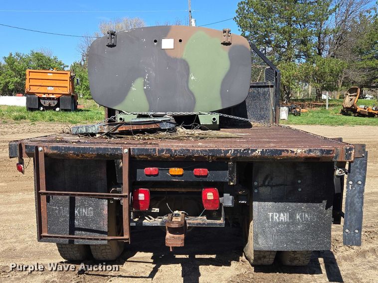 image for item EB1430 1978 Ford F700 flatbed truck