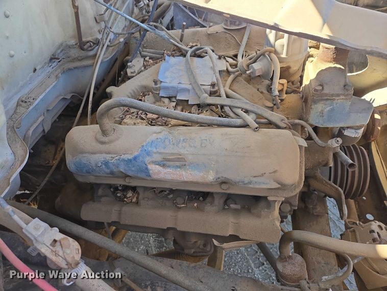 image for item EB1430 1978 Ford F700 flatbed truck