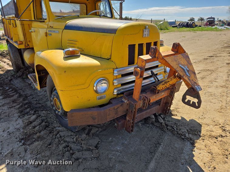 image for item EB1431 1966 International R185 dump truck
