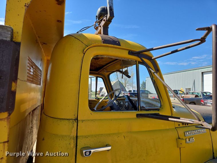 image for item EB1431 1966 International R185 dump truck