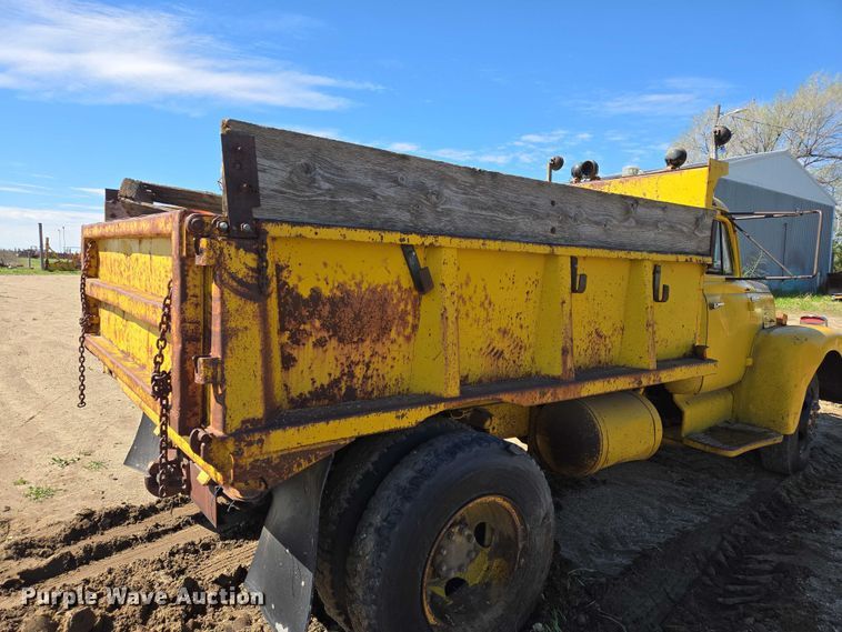 image for item EB1431 1966 International R185 dump truck