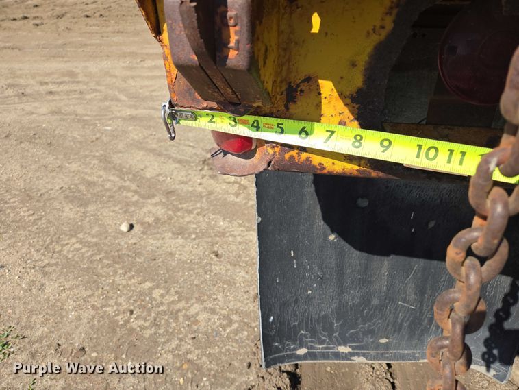 image for item EB1431 1966 International R185 dump truck