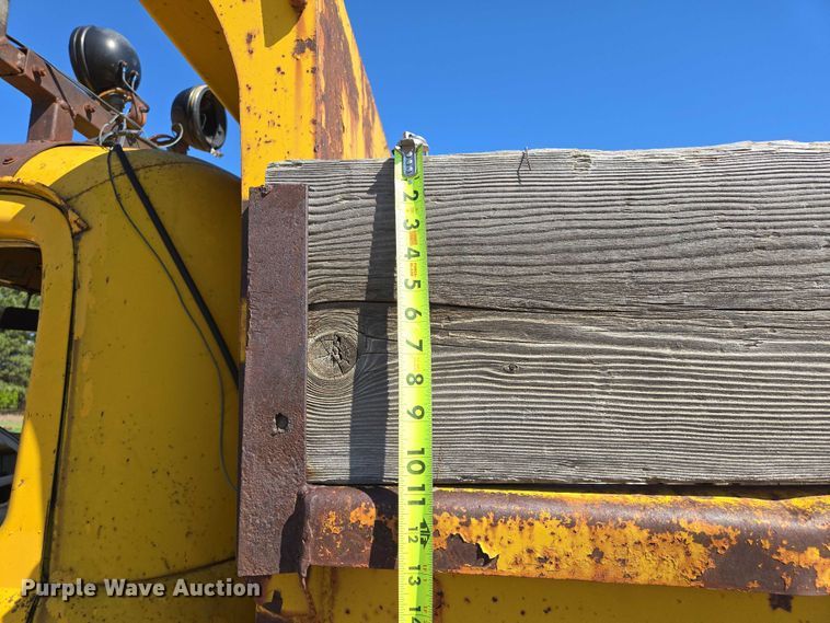 image for item EB1431 1966 International R185 dump truck