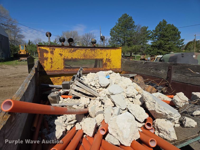 image for item EB1431 1966 International R185 dump truck
